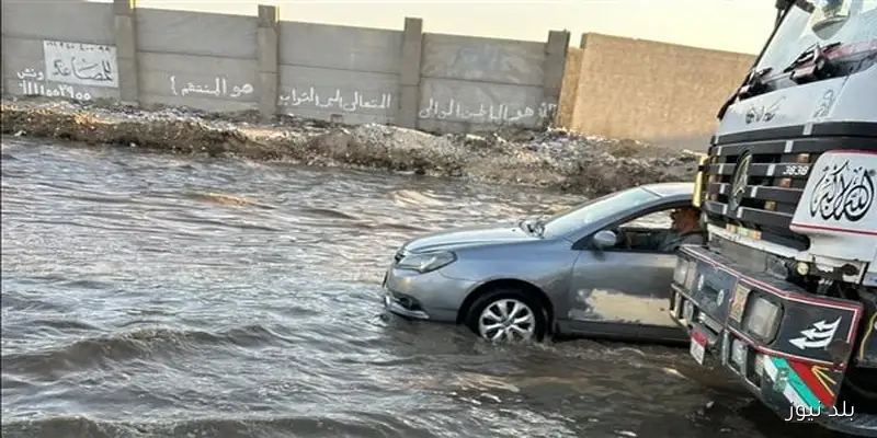 تكدس مروري على طريق الواحات أمام دريم بارك نتيجة كسر ماسورة مياه رئيسية