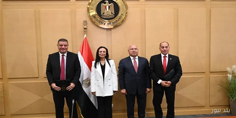 توقيع بروتوكول تعاون لرعاية المسنين المحالين للتقاعد من وزارة الصناعة بحضور الوزير ومرسي