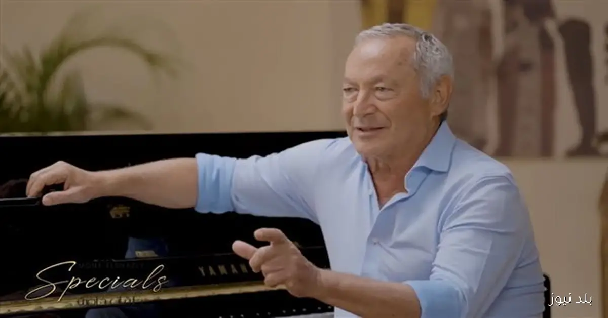 سميح ساويرس يكشف عن تجربته كنادل داخل مطعم براتب 100 دولار يوميًا