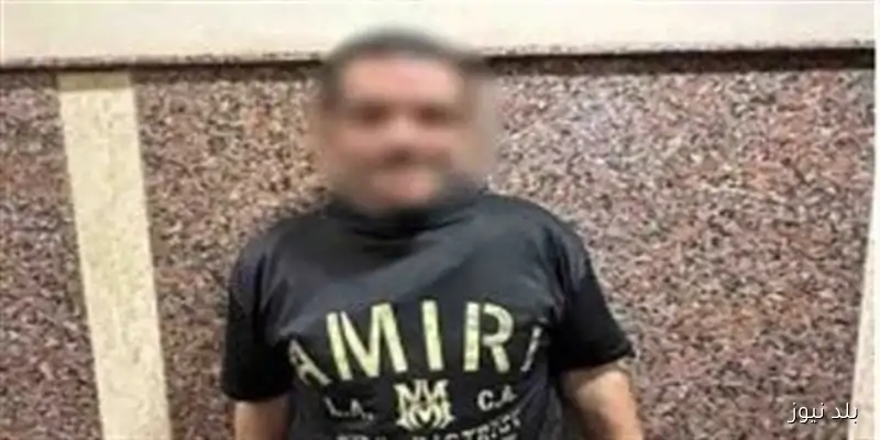 شاب يرتدي ملابس حريمي للتسول في الجيزة