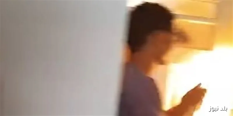 شبان يشعلان النيران في غرفة صديقهما كنوع من المزاح باستخدام مبيد حشري