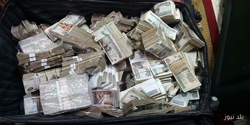 طالبة تسرق 60 ألف جنيه من والدتها في العمرانية وتقدمها لحبيبها