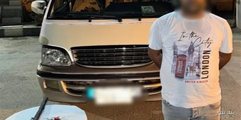 قائد سيارة يعتدي على شخصين بعصا خشبية في القاهرة