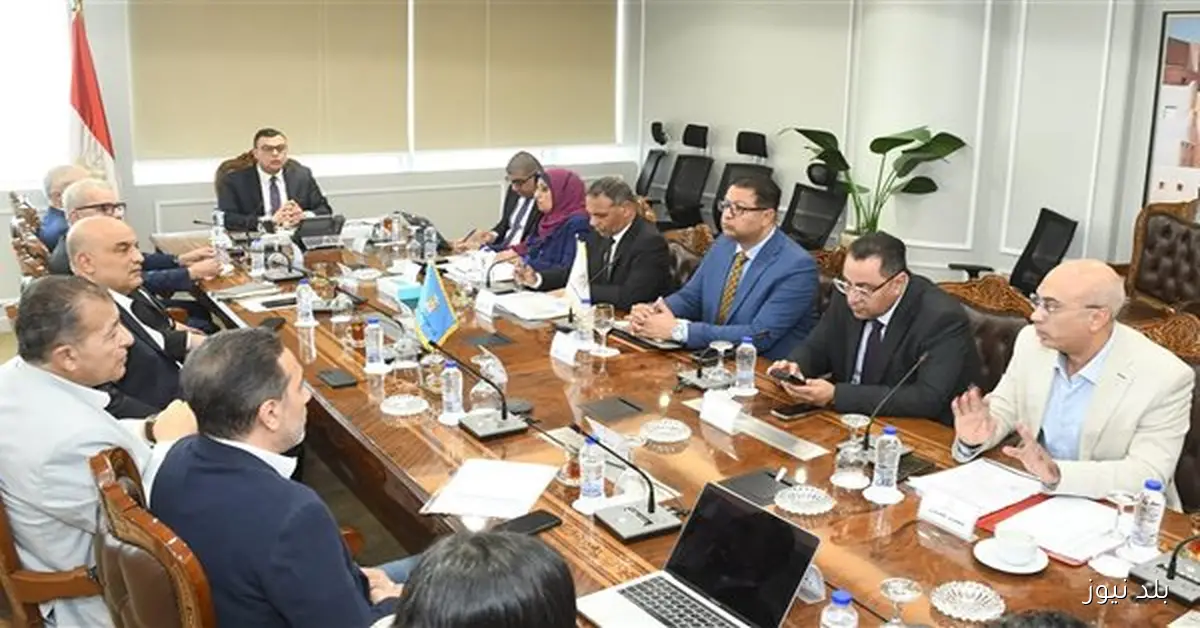 وزير الإسكان يلتقي مسئولي شركة HDP لمتابعة مبيعات وتسويق مشروعات المدن الجديدة