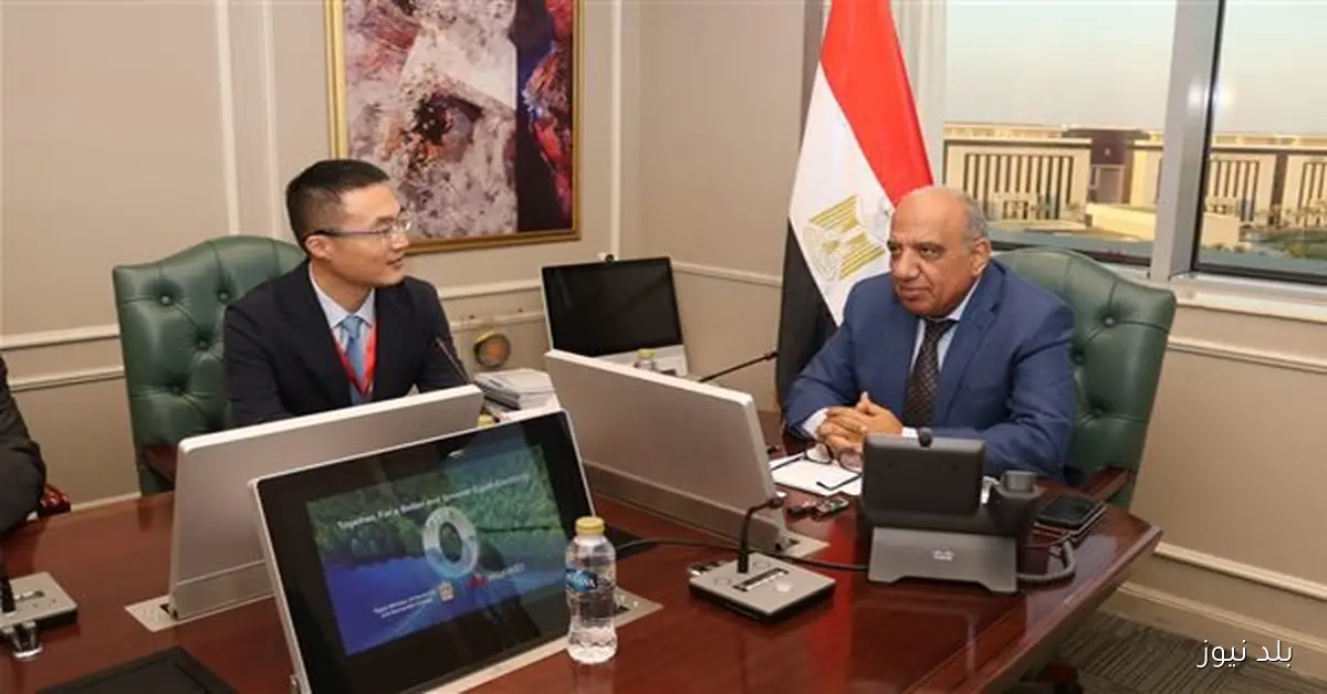 وزير الكهرباء يعلن إضافة 2500 ميجاوات سنوياً من الطاقة المتجددة في استراتيجية التحول الطاقي