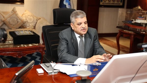 أسامة ربيع يؤكد إمكانية عودة الإبحار لميرسك العالمية من قناة السويس