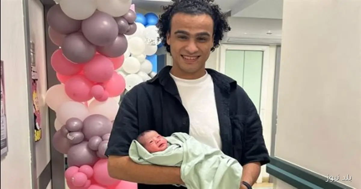 الشاعر مصطفى حدوتة يحيي ذكرى رحيل ابنته الرضيعة ويكشف عن سبب وفاتها لأول مرة