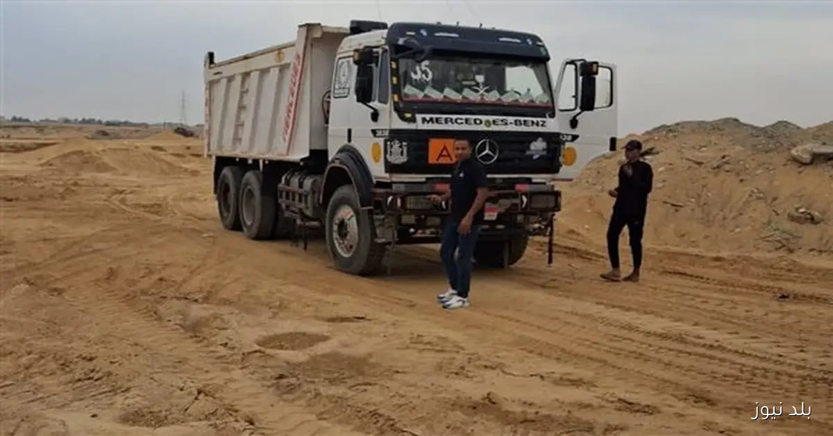 جهاز مدينة الشيخ زايد يحتجز 9 سيارات نقل و3 خلاطات بسبب المخالفات