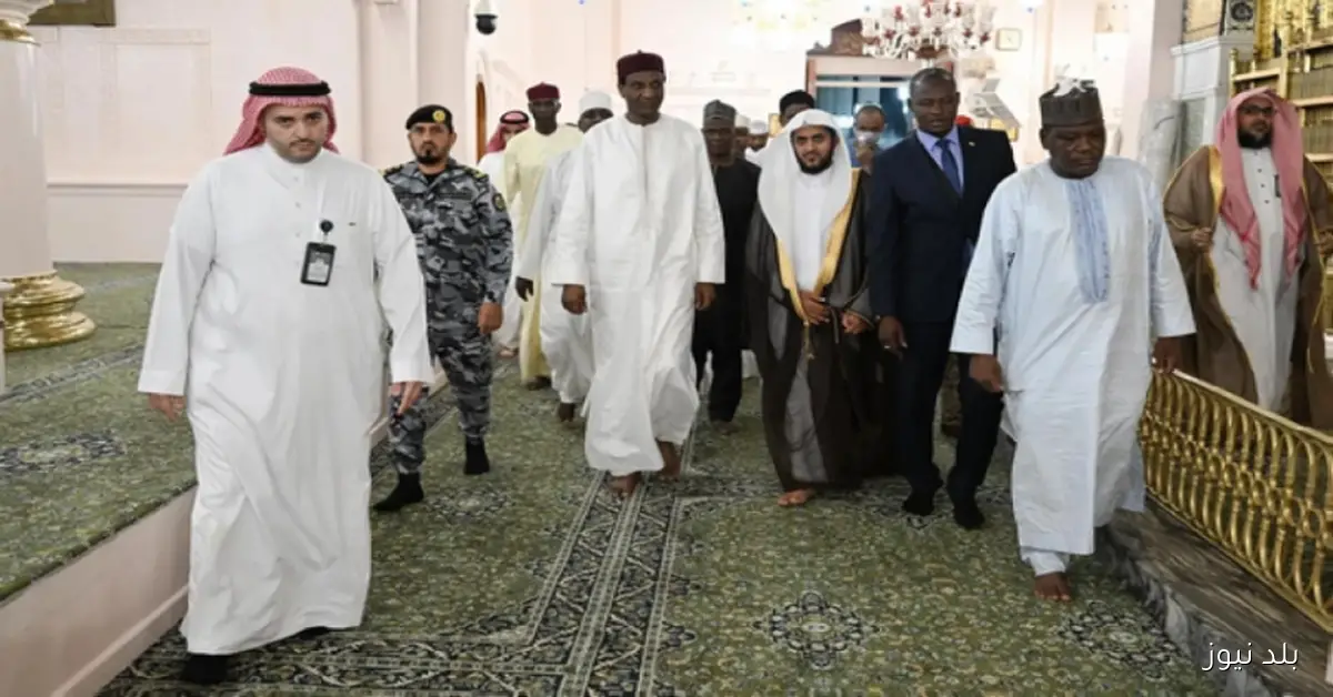 رئيس وزراء النيجر يزور المسجد النبوي ويشيد بالتشرف بالسلام على الرسول الكريم