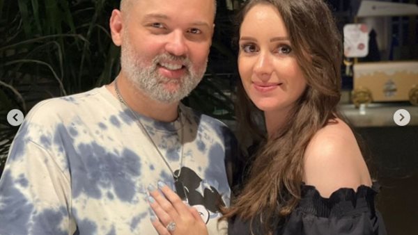 زوجة محمد محمود عبد العزيز تغادر العناية المركزة بعد تحسن حالتها الصحية