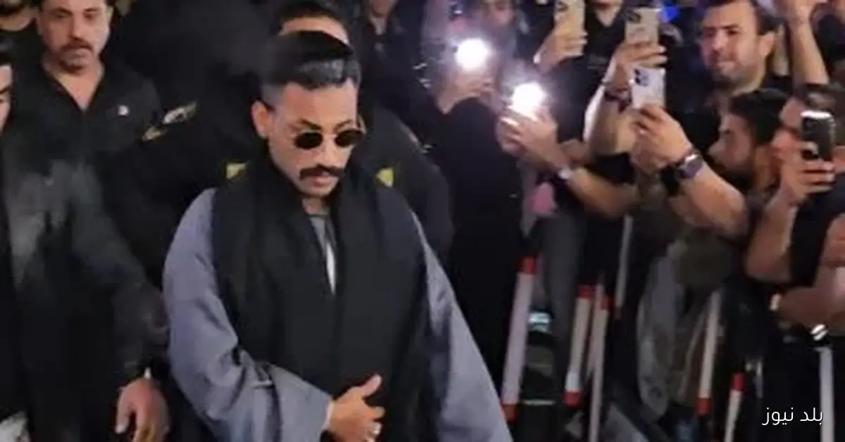 شبيه شخصية جعفر العمدة يلفت الأنظار في عزاء والد محمد رمضان بمسجد الشرطة بالشيخ زايد