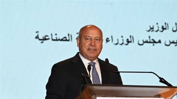 كامل الوزير يبحث تعزيز التعاون في الصناعة والنقل مع نظيره الجنوب إفريقي