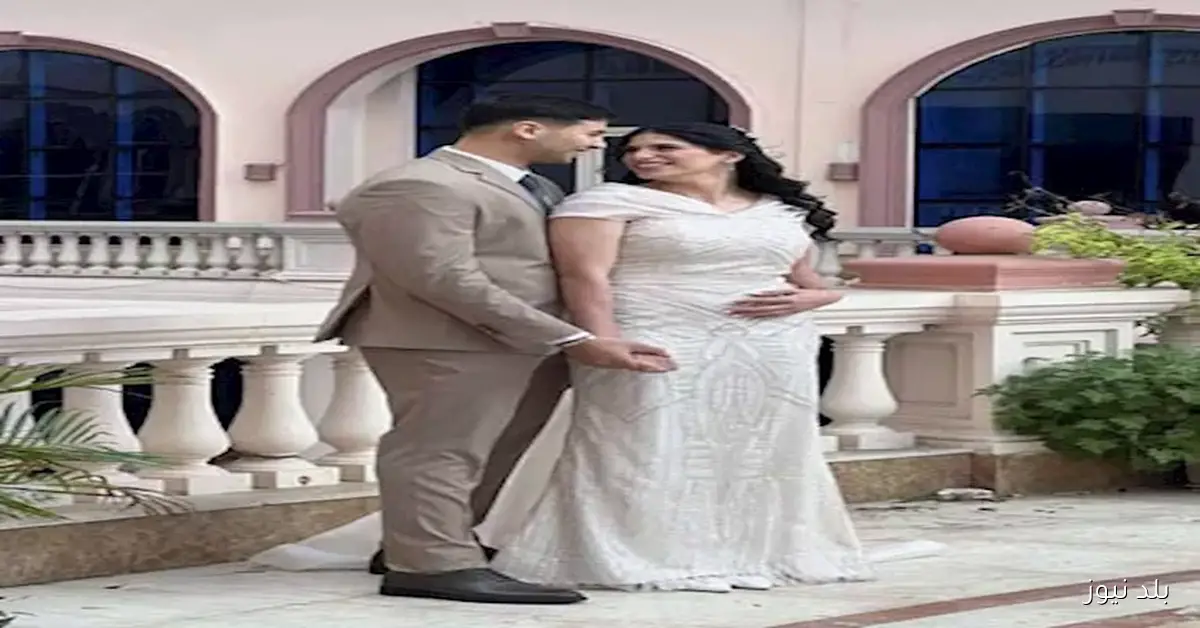 لاعب يد الأهلي السابق يحتفل بخطوبته المميزة على نجمة سموحة