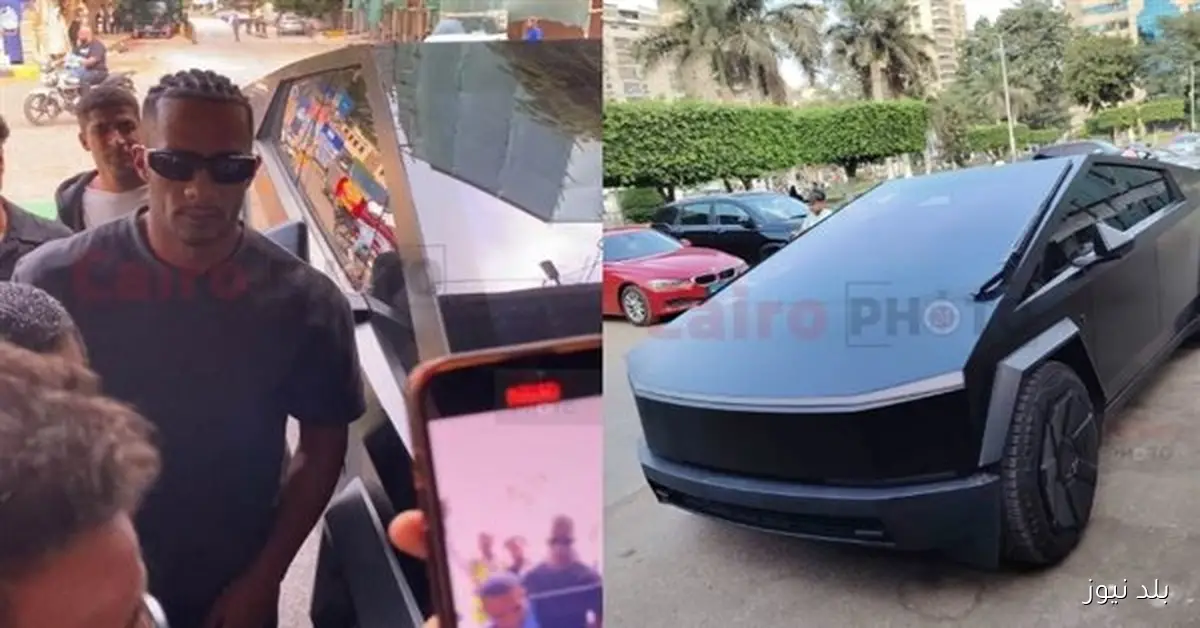 محمد رمضان يصل مسجد مصطفى محمود بالمهندسين لأداء صلاة الجنازة على والده بسيارة تسلا