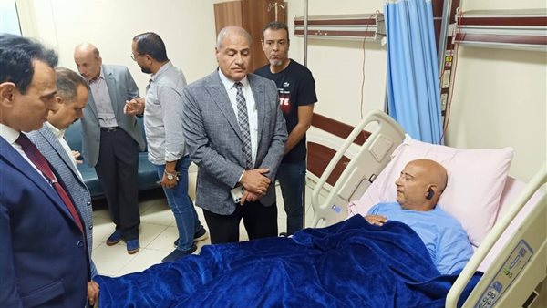 نقابة العاملين تقدم إعانة مالية لموظف الكهرباء المعتدى عليه في التجمع الخامس