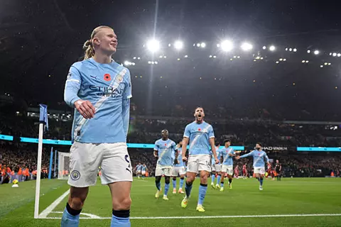 “هالاند يصالح جماهير مانشستر سيتي بهدف أمام ليفربول في الدوري الإنجليزي”