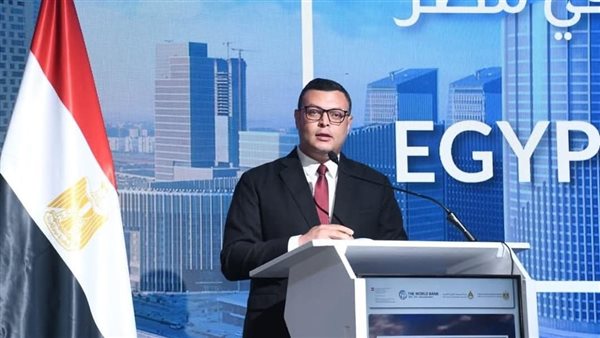 وزير الإسكان يتفقد مشروع مارينا 8 وتطوير مدخل مارينا 5