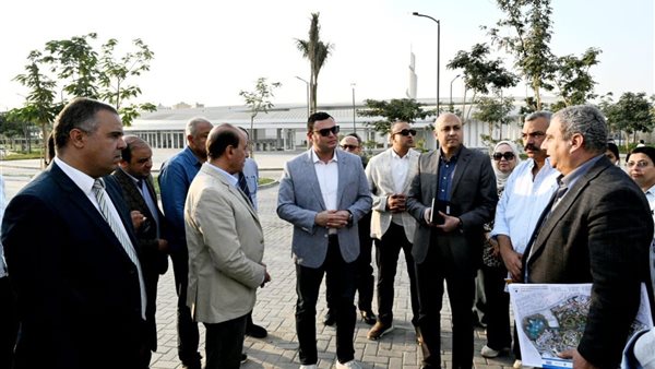 وزير الإسكان يقوم بجولة موسعة في مشروع حدائق تلال الفسطاط بالقاهرة