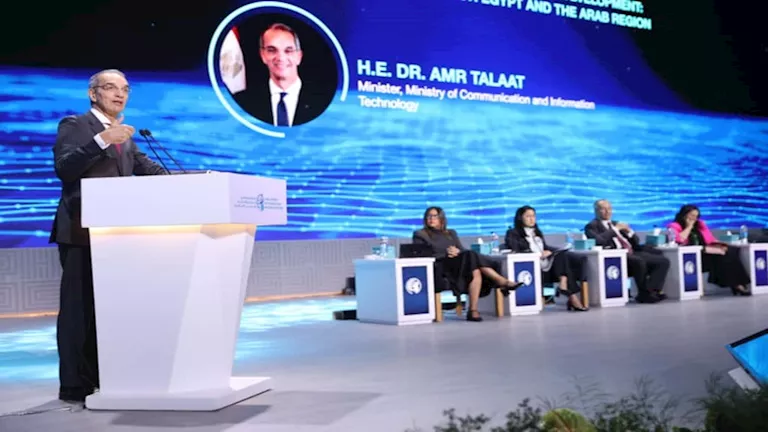 وزير الاتصالات يؤكد أهمية مشروعات استخدام الذكاء الاصطناعي في الكشف المبكر عن مجموعة من الأمراض