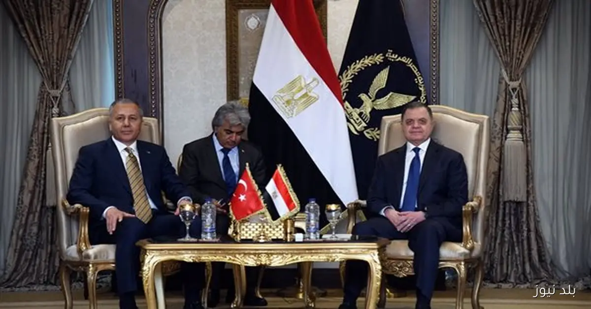 وزير الداخلية يلتقي نظيره التركي لتعزيز العلاقات بين البلدين