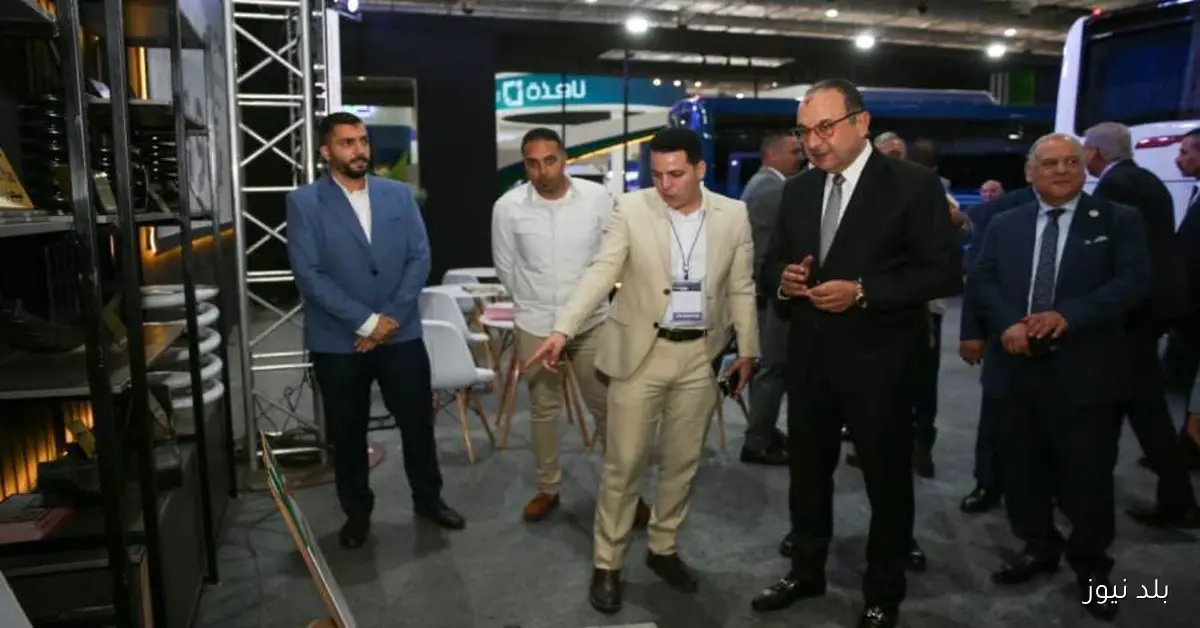 وزير قطاع الأعمال يتفقد جناحي الوزارة في معرضي الصناعة والنقل الذكي 2025