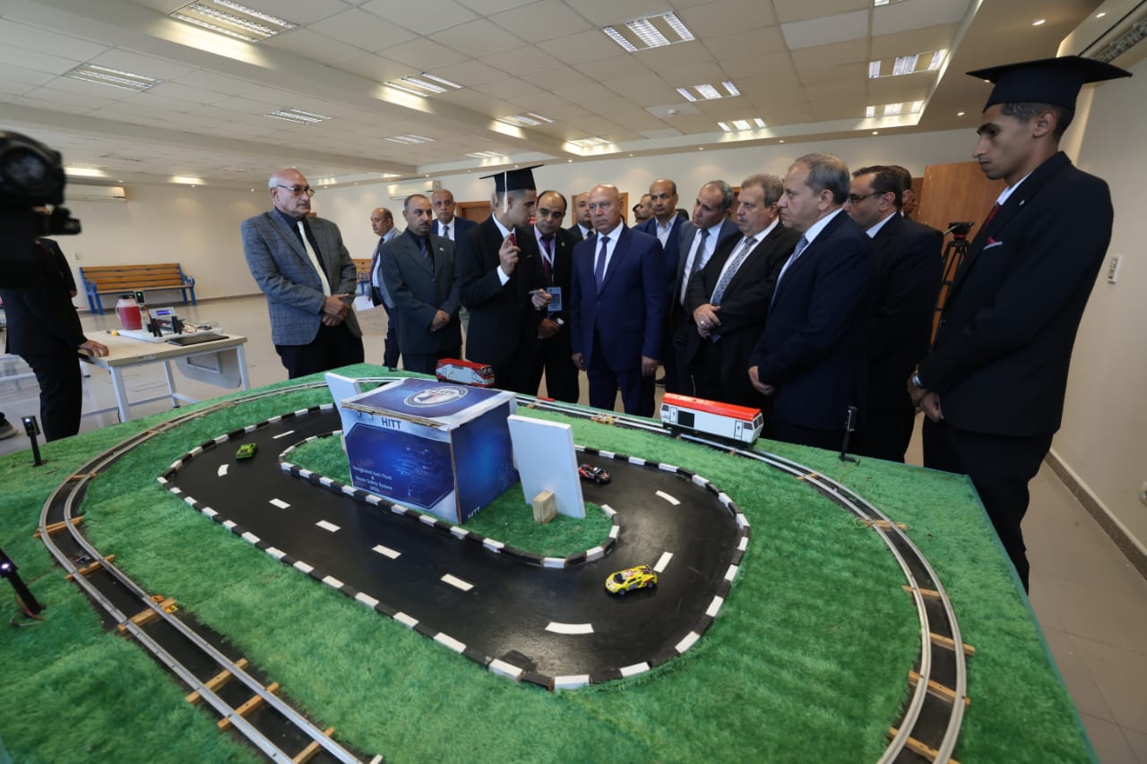 وزير النقل (6) وزير النقل (6)