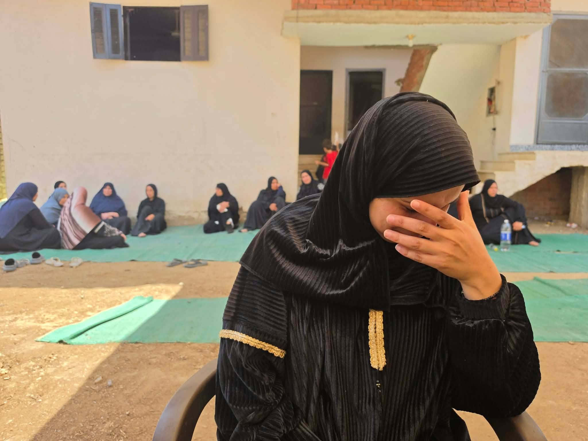 انهيار شقيقة الشابين انهيار شقيقة الشابين