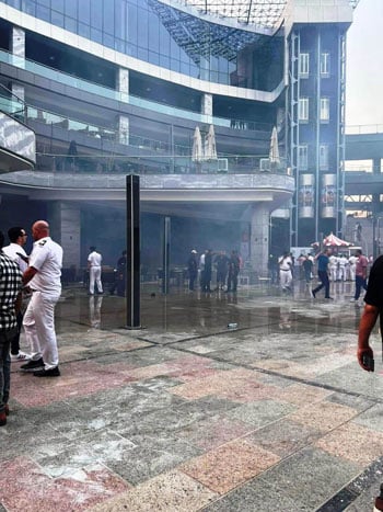 آثار حريق محل هدايا داخل مول أربيلا بلازا بالتجمع (23) آثار حريق محل هدايا داخل مول أربيلا بلازا بالتجمع (23)
