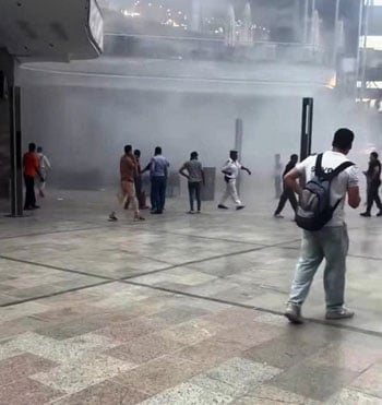 آثار حريق محل هدايا داخل مول أربيلا بلازا بالتجمع (2) آثار حريق محل هدايا داخل مول أربيلا بلازا بالتجمع (2)