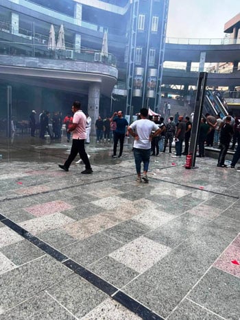 آثار حريق محل هدايا داخل مول أربيلا بلازا بالتجمع (25) آثار حريق محل هدايا داخل مول أربيلا بلازا بالتجمع (25)