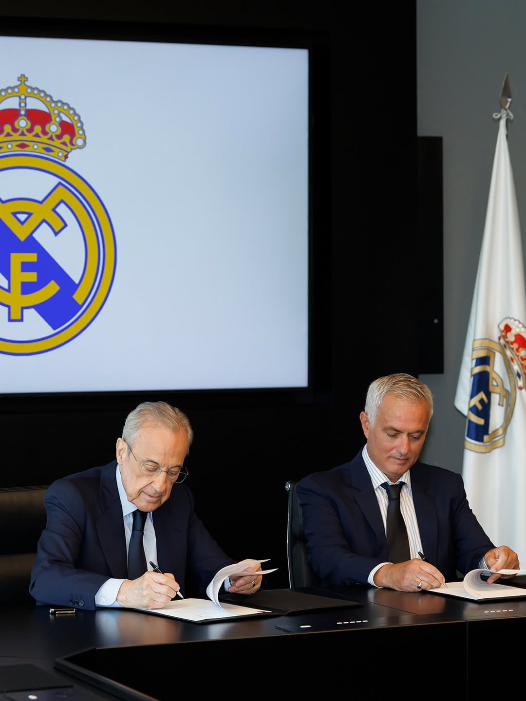 مراسم تقديم مورينيو مدربا لريال مدريد (4) مراسم تقديم مورينيو مدربا لريال مدريد (4)