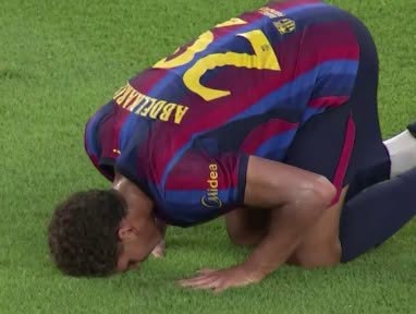 هدف التقدم لبرشلونة في مرمى الأهلي (2) هدف التقدم لبرشلونة في مرمى الأهلي (2)