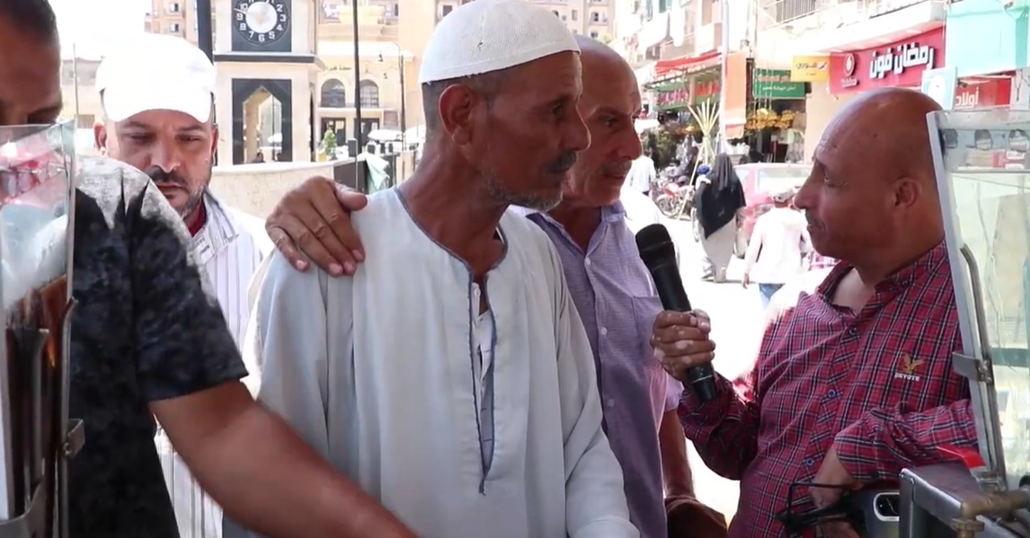 اقبال على شرب العصير المجاني بكفر الشيخ