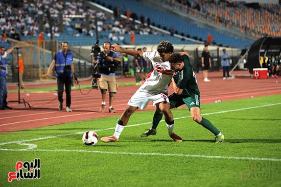 التحام بين لاعب الزمالك واحد لاعبى الاتحاد التحام بين لاعب الزمالك واحد لاعبى الاتحاد