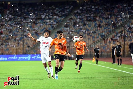 احد الالتحامات بين لاعبى الزمالك والبنك احد الالتحامات بين لاعبى الزمالك والبنك