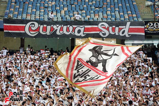 علم الزمالك يزين مبارة الزمالك والبنك علم الزمالك يزين مبارة الزمالك والبنك