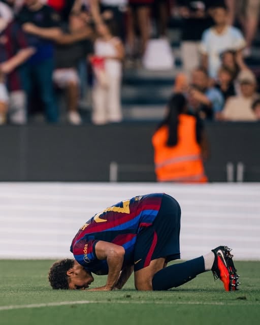 هدف التقدم لبرشلونة في مرمى الأهلي (1) هدف التقدم لبرشلونة في مرمى الأهلي (1)