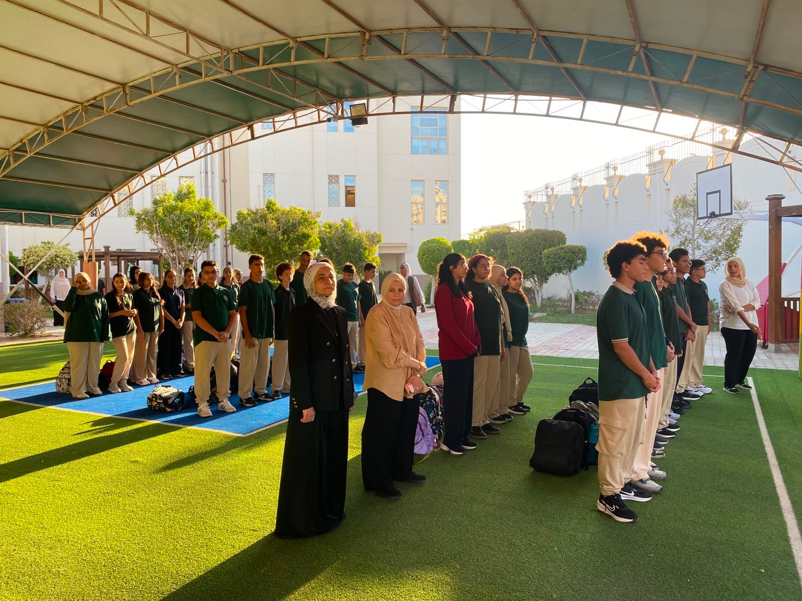 استقبال الطلاب فى أول يوم بالعام الدراسى بمدارس النيل استقبال الطلاب فى أول يوم بالعام الدراسى بمدارس النيل
