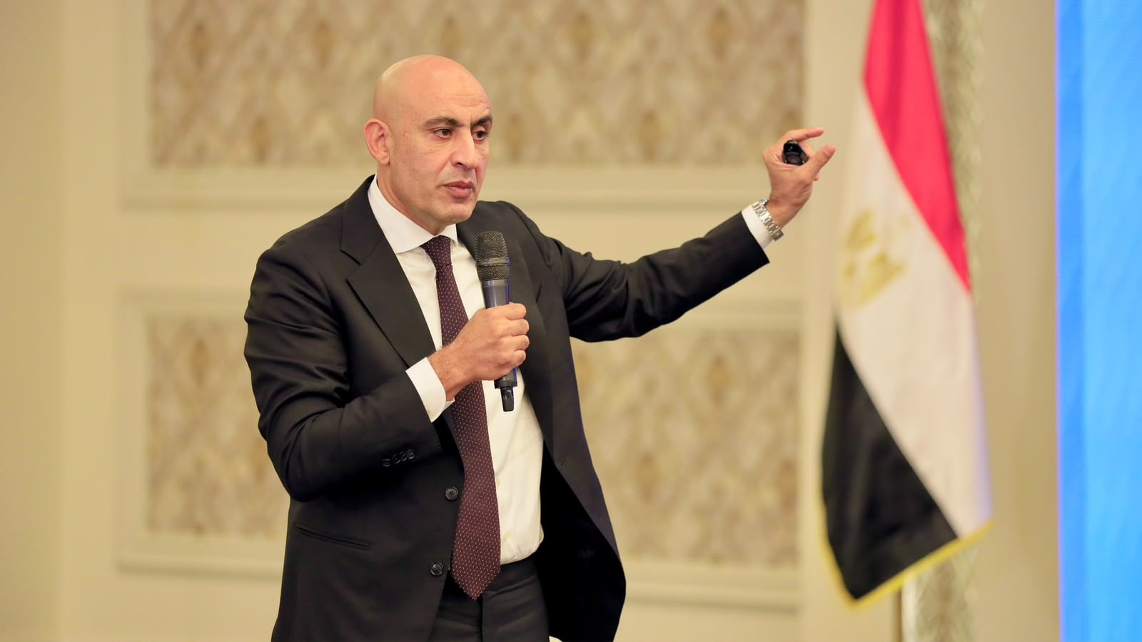 محمد عبداللطيف وزير التربية والتعليم