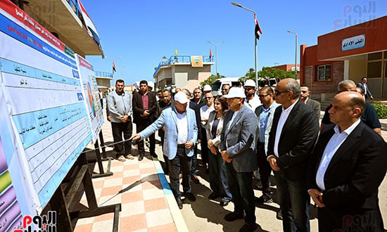 رئيس الوزراء يتفقد محطة معالجة الصرف الصحي بمدينة مصيف بلطيم (2) رئيس الوزراء يتفقد محطة معالجة الصرف الصحي بمدينة مصيف بلطيم (2)