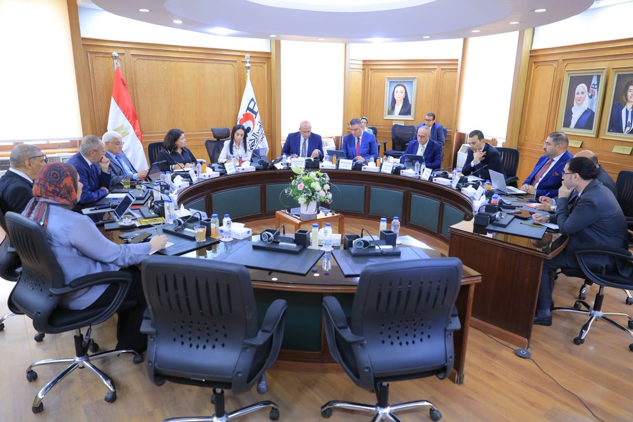 الدكتورة مايا مرسى وزيرة التضامن تترأس اجتماع مجلس إدارة بنك ناصر الاجتماعي الدكتورة مايا مرسى وزيرة التضامن تترأس اجتماع مجلس إدارة بنك ناصر الاجتماعي